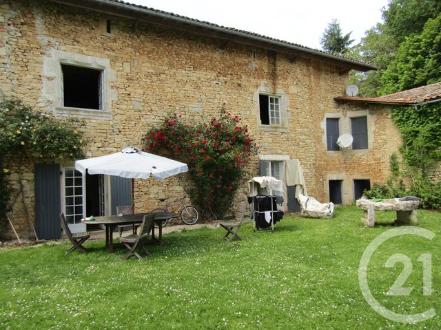 maison à vendre - 8 pièces - 241.0 m2 - CLUSSAIS LA POMMERAIE - 79 - POITOU-CHARENTES - Century 21 I.C.S. Immobilier maison à vendre - 8 pièces - 241.0 m2 - CLUSSAIS LA POMMERAIE - 79 - POITOU-CHARENTES - Century 21 I.C.S. Immobilier