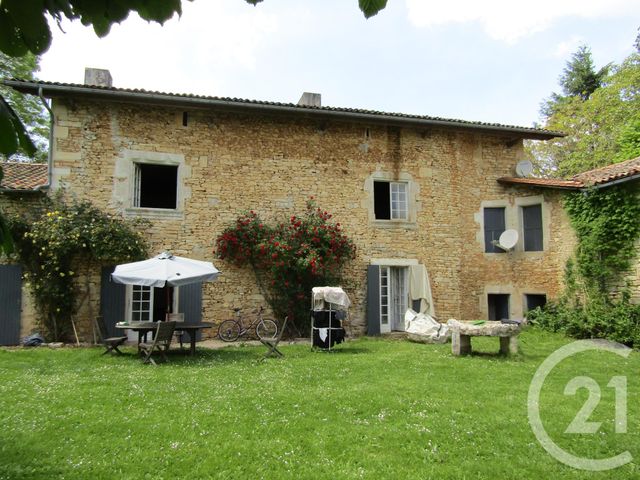 maison à vendre - 8 pièces - 241.0 m2 - CLUSSAIS LA POMMERAIE - 79 - POITOU-CHARENTES - Century 21 I.C.S. Immobilier maison à vendre - 8 pièces - 241.0 m2 - CLUSSAIS LA POMMERAIE - 79 - POITOU-CHARENTES - Century 21 I.C.S. Immobilier