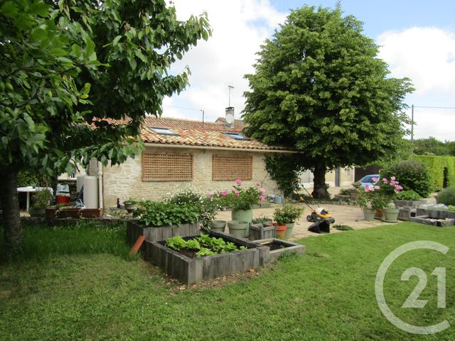 maison à vendre - 7 pièces - 174.0 m2 - PAIZAY NAUDOUIN EMBOURIE - 16 - POITOU-CHARENTES - Century 21 I.C.S. Immobilier maison à vendre - 7 pièces - 174.0 m2 - PAIZAY NAUDOUIN EMBOURIE - 16 - POITOU-CHARENTES - Century 21 I.C.S. Immobilier