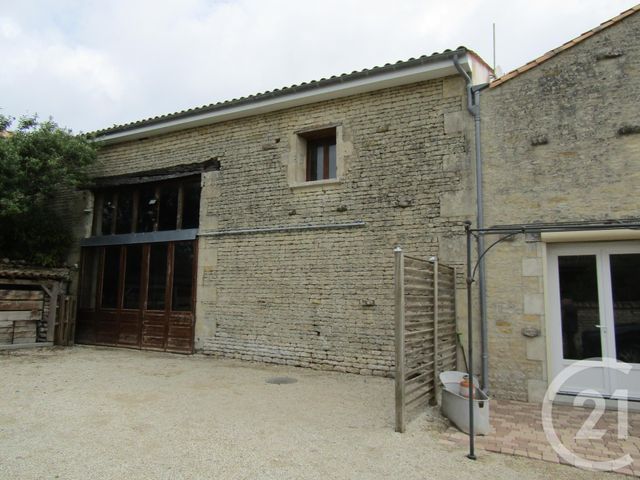 maison à louer - 5 pièces - 138.0 m2 - LUCHE SUR BRIOUX - 79 - POITOU-CHARENTES - Century 21 I.C.S. Immobilier maison à louer - 5 pièces - 138.0 m2 - LUCHE SUR BRIOUX - 79 - POITOU-CHARENTES - Century 21 I.C.S. Immobilier