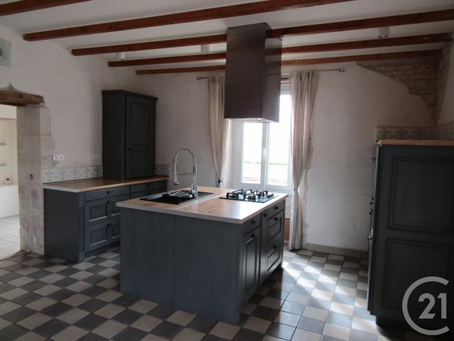 maison à louer - 5 pièces - 138.0 m2 - LUCHE SUR BRIOUX - 79 - POITOU-CHARENTES - Century 21 I.C.S. Immobilier maison à louer - 5 pièces - 138.0 m2 - LUCHE SUR BRIOUX - 79 - POITOU-CHARENTES - Century 21 I.C.S. Immobilier