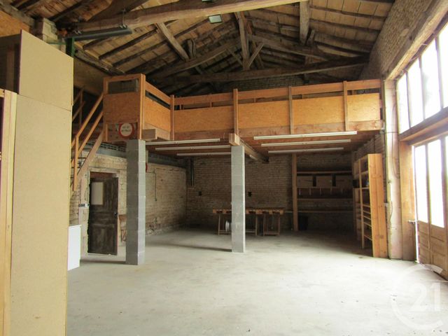 maison à louer - 5 pièces - 138.0 m2 - LUCHE SUR BRIOUX - 79 - POITOU-CHARENTES - Century 21 I.C.S. Immobilier maison à louer - 5 pièces - 138.0 m2 - LUCHE SUR BRIOUX - 79 - POITOU-CHARENTES - Century 21 I.C.S. Immobilier