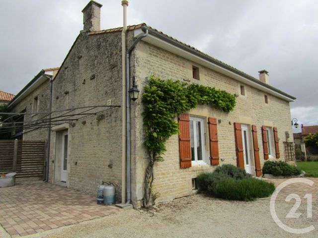 maison à louer - 5 pièces - 138.0 m2 - LUCHE SUR BRIOUX - 79 - POITOU-CHARENTES - Century 21 I.C.S. Immobilier maison à louer - 5 pièces - 138.0 m2 - LUCHE SUR BRIOUX - 79 - POITOU-CHARENTES - Century 21 I.C.S. Immobilier