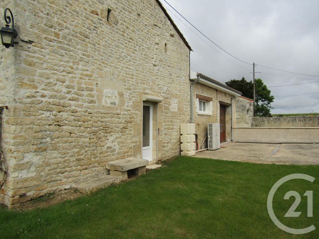 maison à louer - 5 pièces - 138.0 m2 - LUCHE SUR BRIOUX - 79 - POITOU-CHARENTES - Century 21 I.C.S. Immobilier maison à louer - 5 pièces - 138.0 m2 - LUCHE SUR BRIOUX - 79 - POITOU-CHARENTES - Century 21 I.C.S. Immobilier