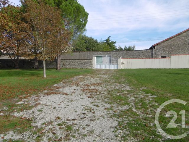 maison à louer - 4 pièces - 74.3 m2 - CHEF BOUTONNE - 79 - POITOU-CHARENTES - Century 21 I.C.S. Immobilier maison à louer - 4 pièces - 74.3 m2 - CHEF BOUTONNE - 79 - POITOU-CHARENTES - Century 21 I.C.S. Immobilier