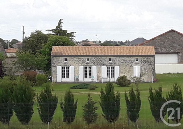 maison à louer - 4 pièces - 74.3 m2 - CHEF BOUTONNE - 79 - POITOU-CHARENTES - Century 21 I.C.S. Immobilier maison à louer - 4 pièces - 74.3 m2 - CHEF BOUTONNE - 79 - POITOU-CHARENTES - Century 21 I.C.S. Immobilier
