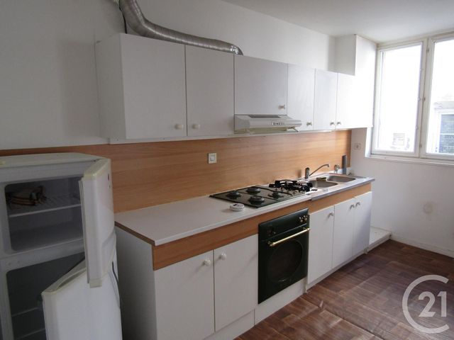 Afficher la photo en grand Appartement à louer - 2 pièces - 43.0 m2 - CHEF BOUTONNE - 79 - POITOU-CHARENTES - Century 21 I.C.S. Immobilier