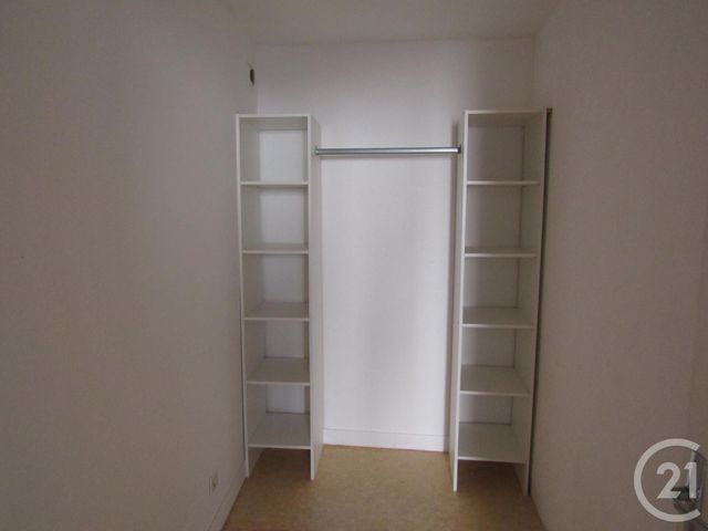 Afficher la photo en grand Appartement à louer - 2 pièces - 43.0 m2 - CHEF BOUTONNE - 79 - POITOU-CHARENTES - Century 21 I.C.S. Immobilier