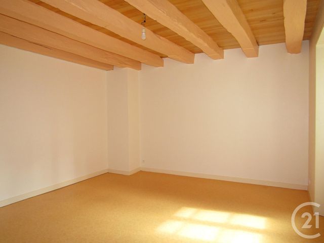 Afficher la photo en grand Appartement F3 à louer - 3 pièces - 82.0 m2 - BRIOUX SUR BOUTONNE - 79 - POITOU-CHARENTES - Century 21 I.C.S. Immobilier