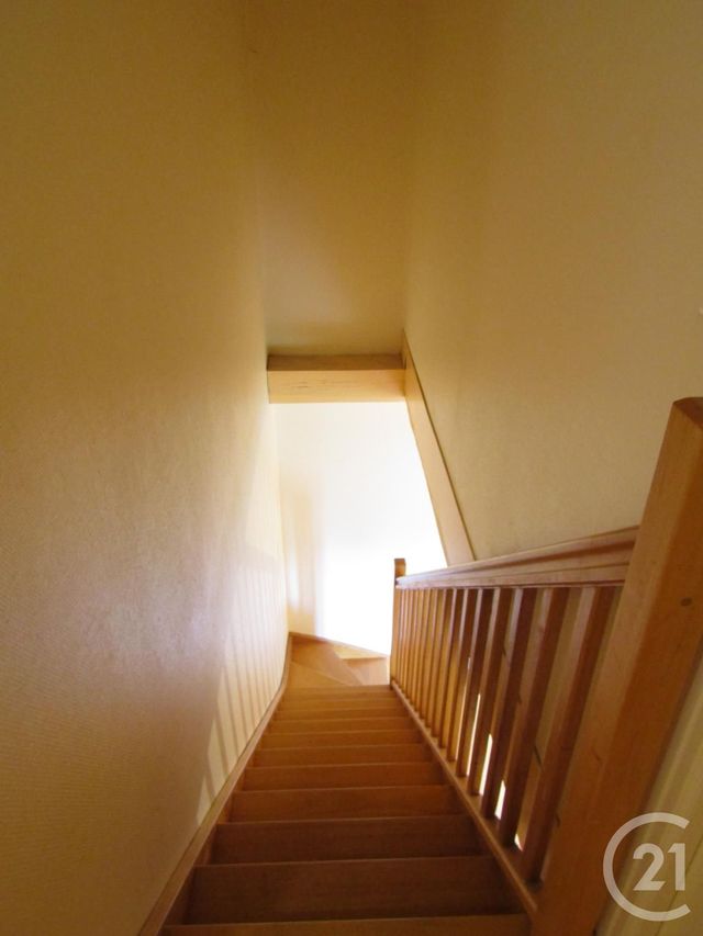 Afficher la photo en grand Appartement F3 à louer - 3 pièces - 82.0 m2 - BRIOUX SUR BOUTONNE - 79 - POITOU-CHARENTES - Century 21 I.C.S. Immobilier