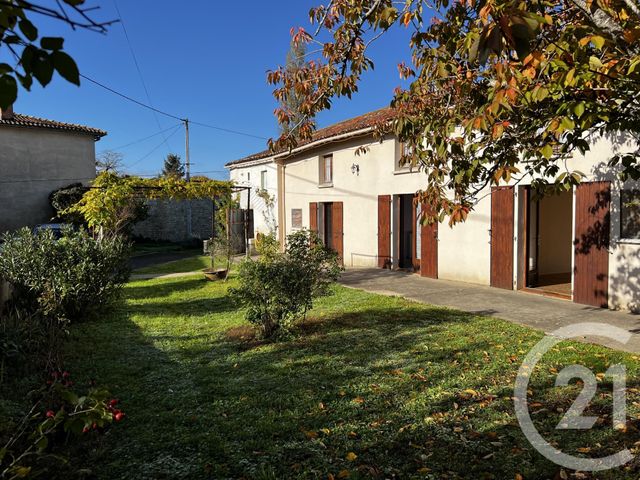 maison à vendre - 4 pièces - 128.46 m2 - ST FRAIGNE - 16 - POITOU-CHARENTES - Century 21 I.C.S. Immobilier