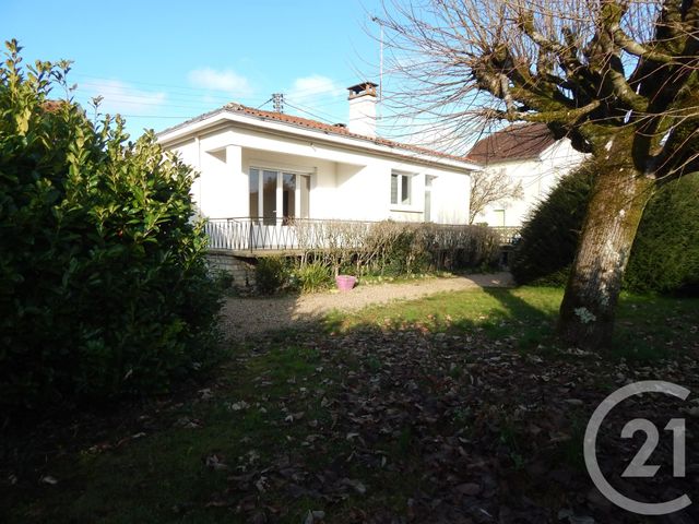 maison à louer - 4 pièces - 64.0 m2 - CHEF BOUTONNE - 79 - POITOU-CHARENTES - Century 21 I.C.S. Immobilier