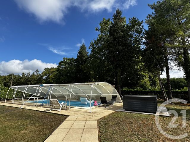 maison à vendre - 6 pièces - 208.82 m2 - ROMAZIERES - 17 - POITOU-CHARENTES - Century 21 I.C.S. Immobilier