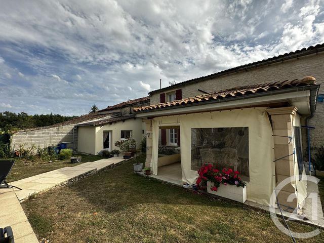maison à vendre - 6 pièces - 208.82 m2 - ROMAZIERES - 17 - POITOU-CHARENTES - Century 21 I.C.S. Immobilier