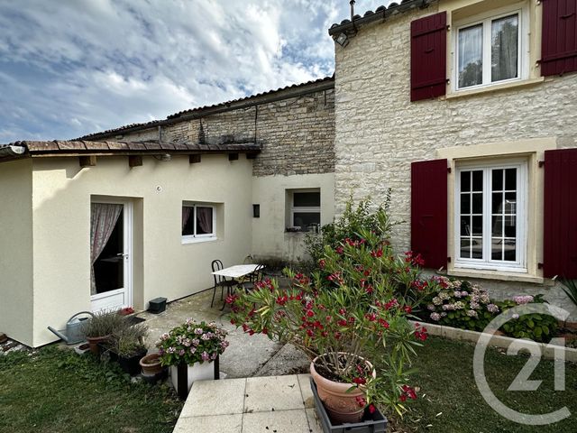 maison à vendre - 6 pièces - 208.82 m2 - ROMAZIERES - 17 - POITOU-CHARENTES - Century 21 I.C.S. Immobilier