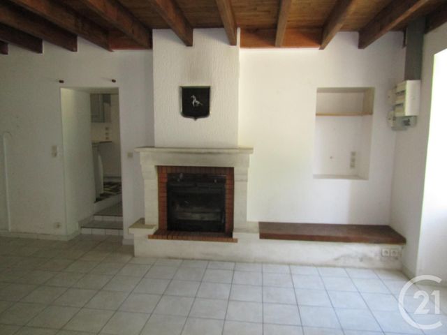 maison à vendre - 3 pièces - 105.0 m2 - FONTENILLE ST MARTIN ENTRAIGUES - 79 - POITOU-CHARENTES - Century 21 I.C.S. Immobilier