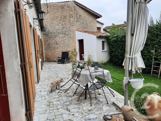 maison à vendre - 6 pièces - 109.2 m2 - CHEF BOUTONNE - 79 - POITOU-CHARENTES - Century 21 I.C.S. Immobilier