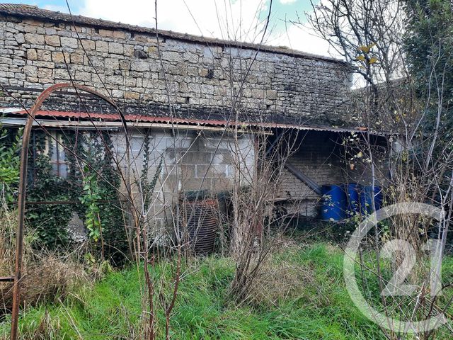 Afficher la photo en grand terrain à vendre - 247.0 m2 - CHEF BOUTONNE - 79 - POITOU-CHARENTES - Century 21 I.C.S. Immobilier