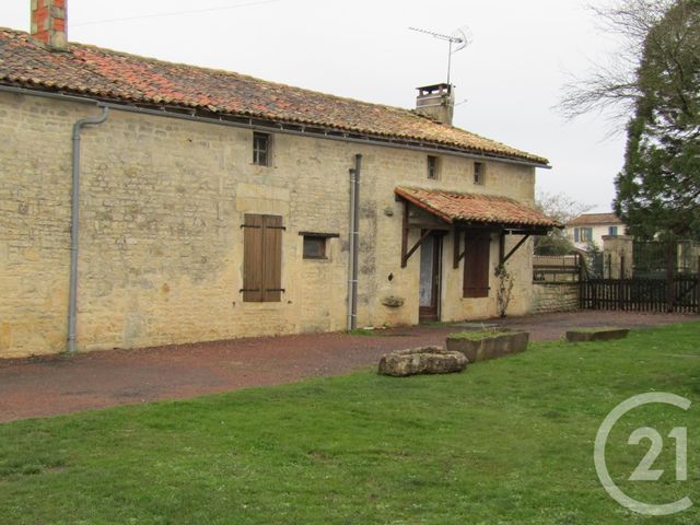 maison à vendre - 5 pièces - 108.0 m2 - PIOUSSAY - 79 - POITOU-CHARENTES - Century 21 I.C.S. Immobilier