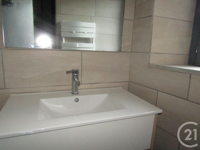 maison à louer - 6 pièces - 66.72 m2 - CHEF BOUTONNE - 79 - POITOU-CHARENTES - Century 21 I.C.S. Immobilier