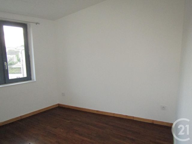 maison à louer - 6 pièces - 66.72 m2 - CHEF BOUTONNE - 79 - POITOU-CHARENTES - Century 21 I.C.S. Immobilier