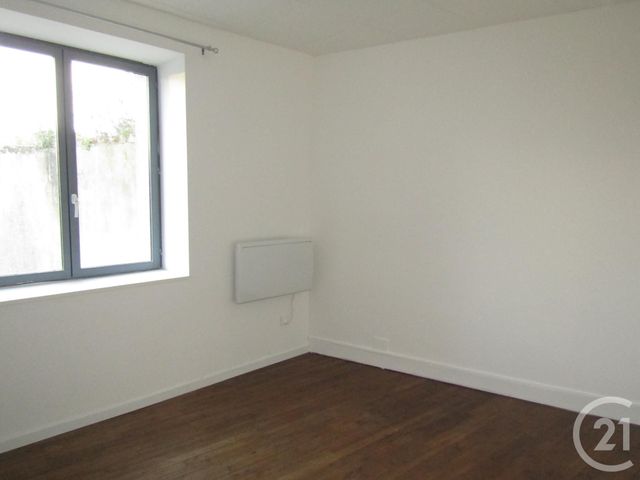 maison à louer - 6 pièces - 66.72 m2 - CHEF BOUTONNE - 79 - POITOU-CHARENTES - Century 21 I.C.S. Immobilier