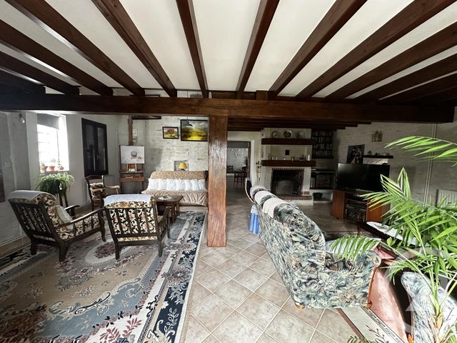 maison à vendre - 7 pièces - 238.51 m2 - LOUBILLE - 79 - POITOU-CHARENTES - Century 21 I.C.S. Immobilier