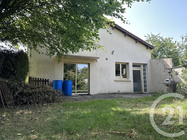 maison à vendre - 8 pièces - 205.7 m2 - SAUZE VAUSSAIS - 79 - POITOU-CHARENTES - Century 21 I.C.S. Immobilier
