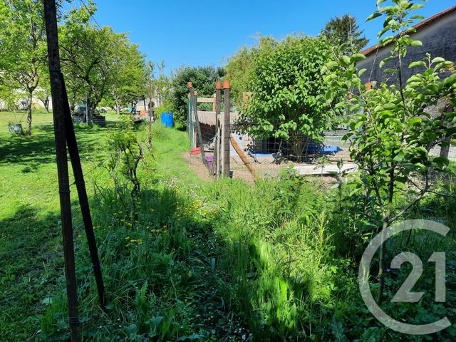 maison à vendre - 7 pièces - 175.98 m2 - FONTENILLE ST MARTIN ENTRAIGUES - 79 - POITOU-CHARENTES - Century 21 I.C.S. Immobilier