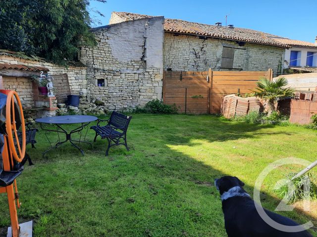 maison à vendre - 7 pièces - 175.98 m2 - FONTENILLE ST MARTIN ENTRAIGUES - 79 - POITOU-CHARENTES - Century 21 I.C.S. Immobilier