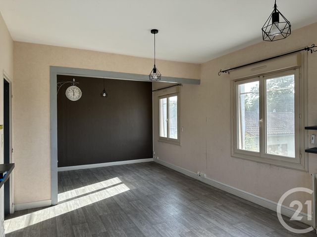 maison à vendre - 6 pièces - 107.07 m2 - CHEF BOUTONNE - 79 - POITOU-CHARENTES - Century 21 I.C.S. Immobilier