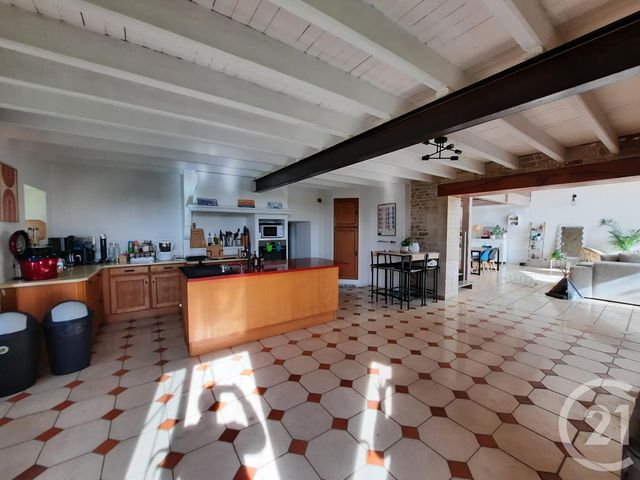 maison à vendre - 6 pièces - 204.6 m2 - VANCAIS - 79 - POITOU-CHARENTES - Century 21 I.C.S. Immobilier