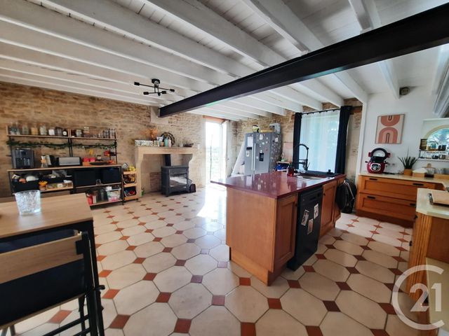 maison à vendre - 6 pièces - 204.6 m2 - VANCAIS - 79 - POITOU-CHARENTES - Century 21 I.C.S. Immobilier