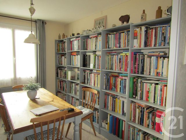 maison à vendre - 7 pièces - 105.0 m2 - SAUZE VAUSSAIS - 79 - POITOU-CHARENTES - Century 21 I.C.S. Immobilier