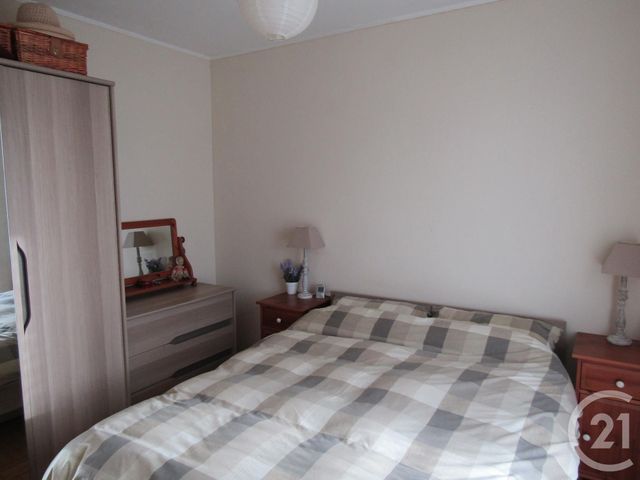 maison à vendre - 7 pièces - 105.0 m2 - SAUZE VAUSSAIS - 79 - POITOU-CHARENTES - Century 21 I.C.S. Immobilier