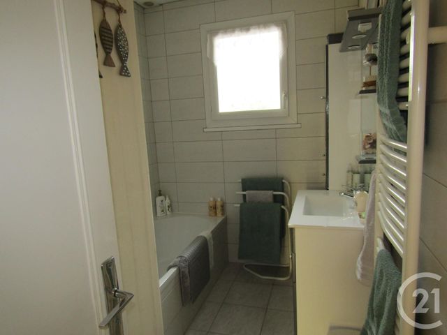 maison à vendre - 7 pièces - 105.0 m2 - SAUZE VAUSSAIS - 79 - POITOU-CHARENTES - Century 21 I.C.S. Immobilier