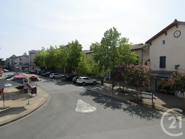Appartement F5 à louer - 5 pièces - 101.85 m2 - CHEF BOUTONNE - 79 - POITOU-CHARENTES - Century 21 I.C.S. Immobilier