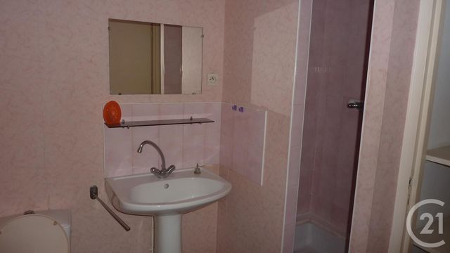 Appartement F2 à louer - 2 pièces - 28.66 m2 - CHEF BOUTONNE - 79 - POITOU-CHARENTES - Century 21 I.C.S. Immobilier