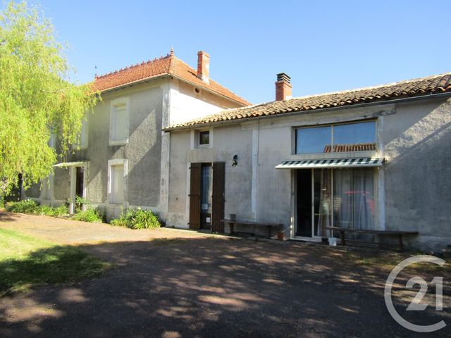 maison à vendre - 6 pièces - 145.0 m2 - PIOUSSAY - 79 - POITOU-CHARENTES - Century 21 I.C.S. Immobilier