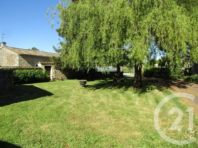 maison à vendre - 6 pièces - 145.0 m2 - PIOUSSAY - 79 - POITOU-CHARENTES - Century 21 I.C.S. Immobilier
