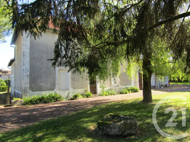 maison à vendre - 6 pièces - 145.0 m2 - PIOUSSAY - 79 - POITOU-CHARENTES - Century 21 I.C.S. Immobilier