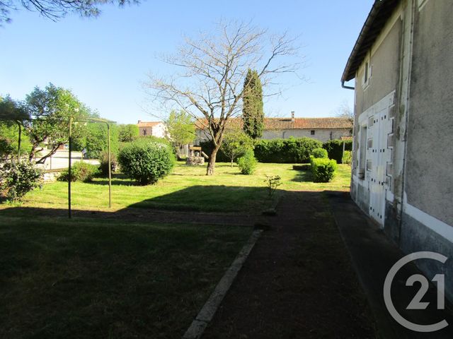 maison à vendre - 6 pièces - 145.0 m2 - PIOUSSAY - 79 - POITOU-CHARENTES - Century 21 I.C.S. Immobilier