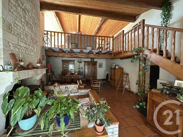 maison à vendre - 8 pièces - 178.33 m2 - MELLERAN - 79 - POITOU-CHARENTES - Century 21 I.C.S. Immobilier