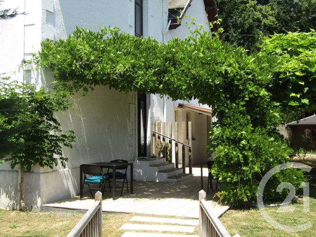 maison à vendre - 7 pièces - 171.0 m2 - BRIOUX SUR BOUTONNE - 79 - POITOU-CHARENTES - Century 21 I.C.S. Immobilier