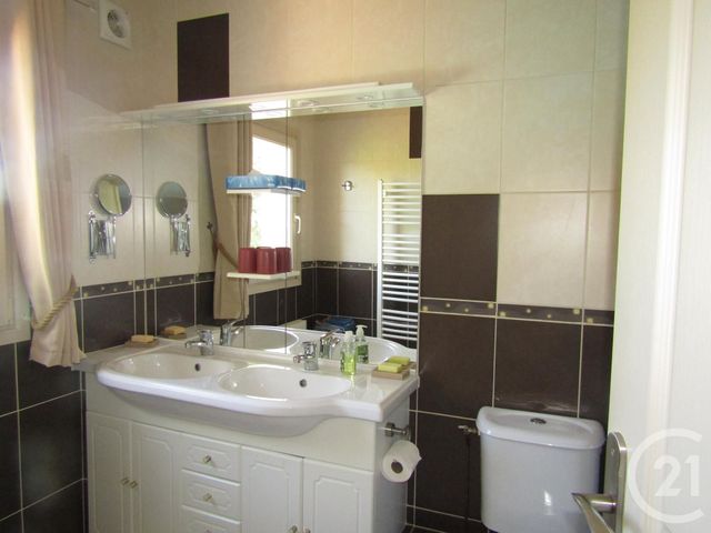 maison à vendre - 7 pièces - 171.0 m2 - BRIOUX SUR BOUTONNE - 79 - POITOU-CHARENTES - Century 21 I.C.S. Immobilier