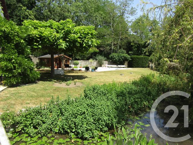 maison à vendre - 7 pièces - 171.0 m2 - BRIOUX SUR BOUTONNE - 79 - POITOU-CHARENTES - Century 21 I.C.S. Immobilier