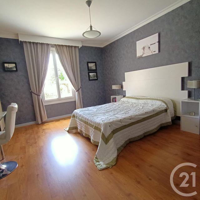 maison à vendre - 8 pièces - 304.53 m2 - LOUBILLE - 79 - POITOU-CHARENTES - Century 21 I.C.S. Immobilier