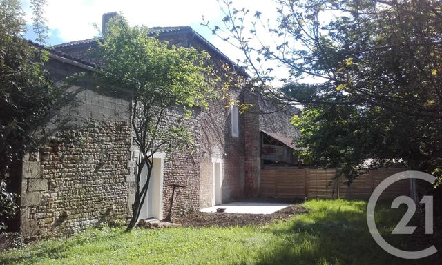 maison à louer - 4 pièces - 107.0 m2 - SAUZE ENTRE BOIS - 79 - POITOU-CHARENTES - Century 21 I.C.S. Immobilier