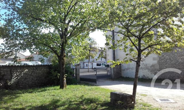 maison à louer - 4 pièces - 107.0 m2 - SAUZE ENTRE BOIS - 79 - POITOU-CHARENTES - Century 21 I.C.S. Immobilier